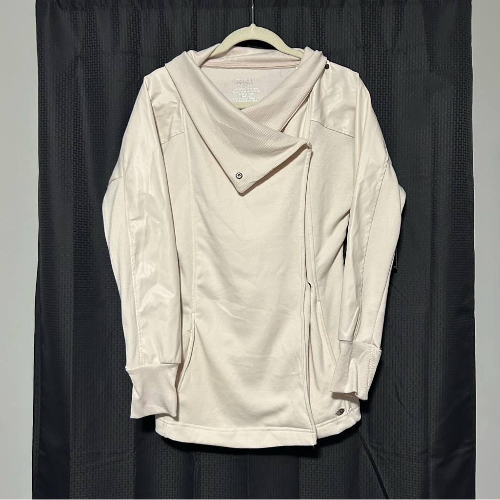 New Tahari Sport Brand Cream Colored Jacket Women’s Size Small With Pockets